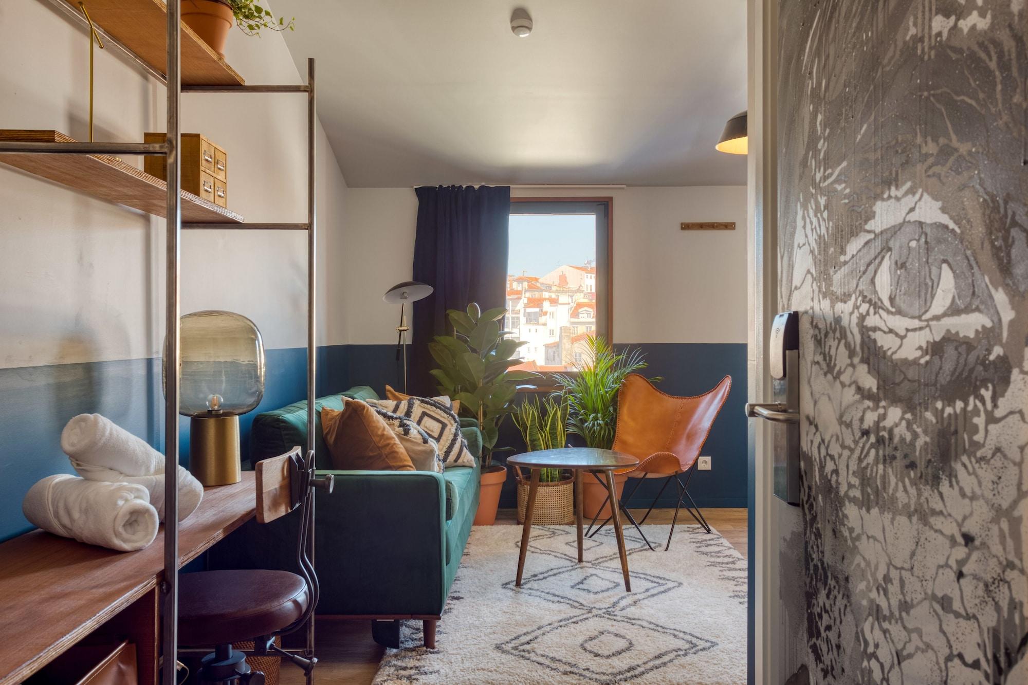 Selina Secret Garden Lisbon Hostel Exterior photo