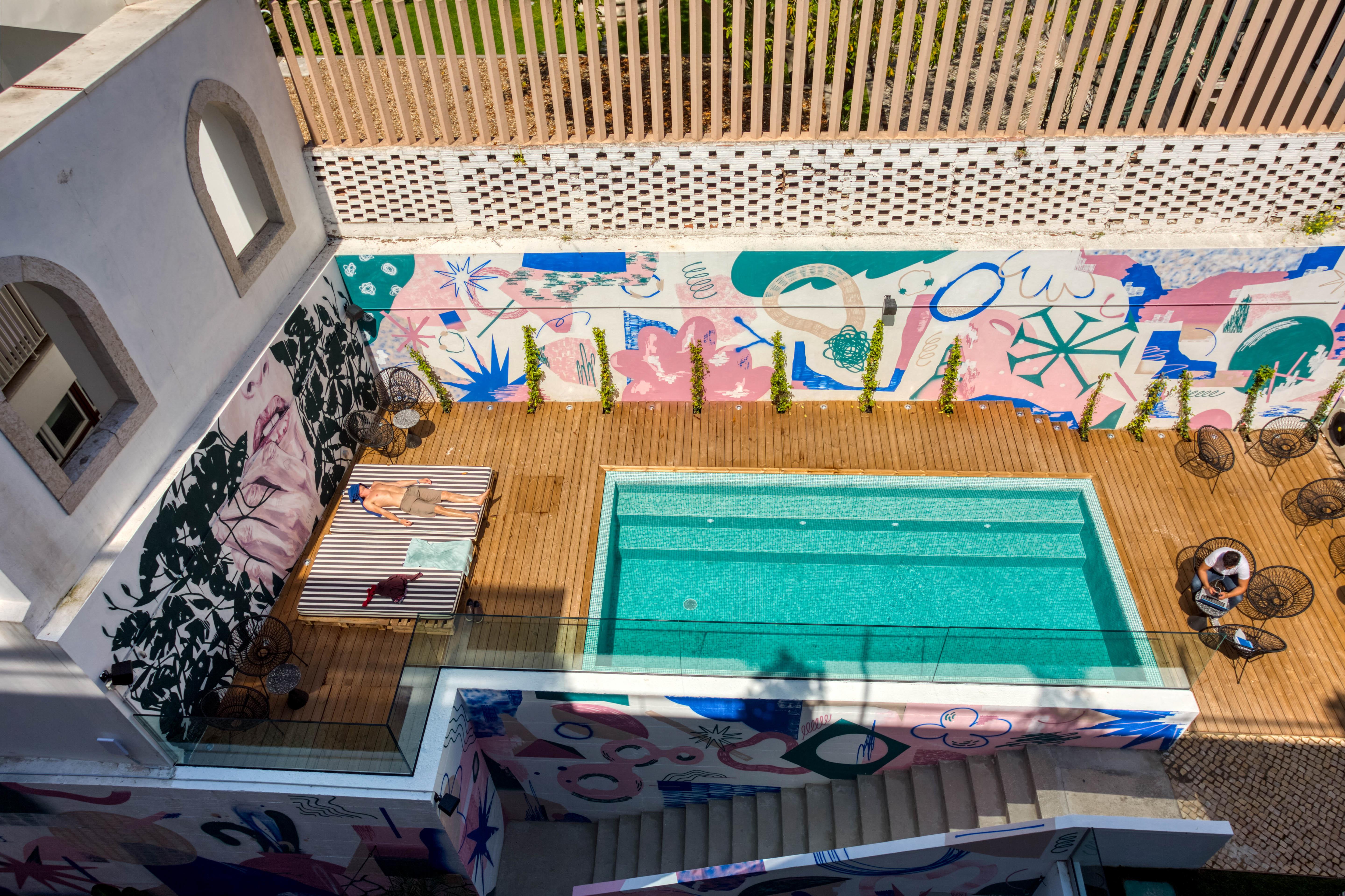 Selina Secret Garden Lisbon Hostel Exterior photo