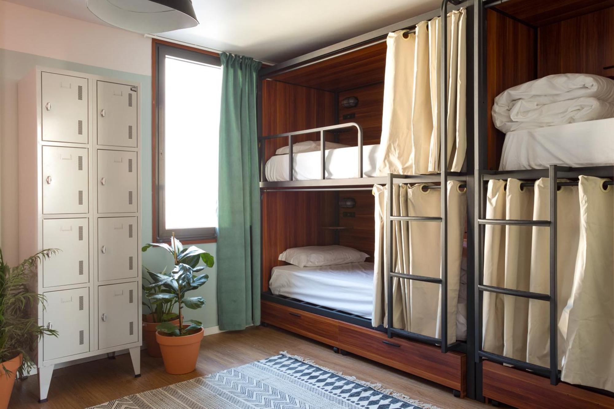 Selina Secret Garden Lisbon Hostel Room photo