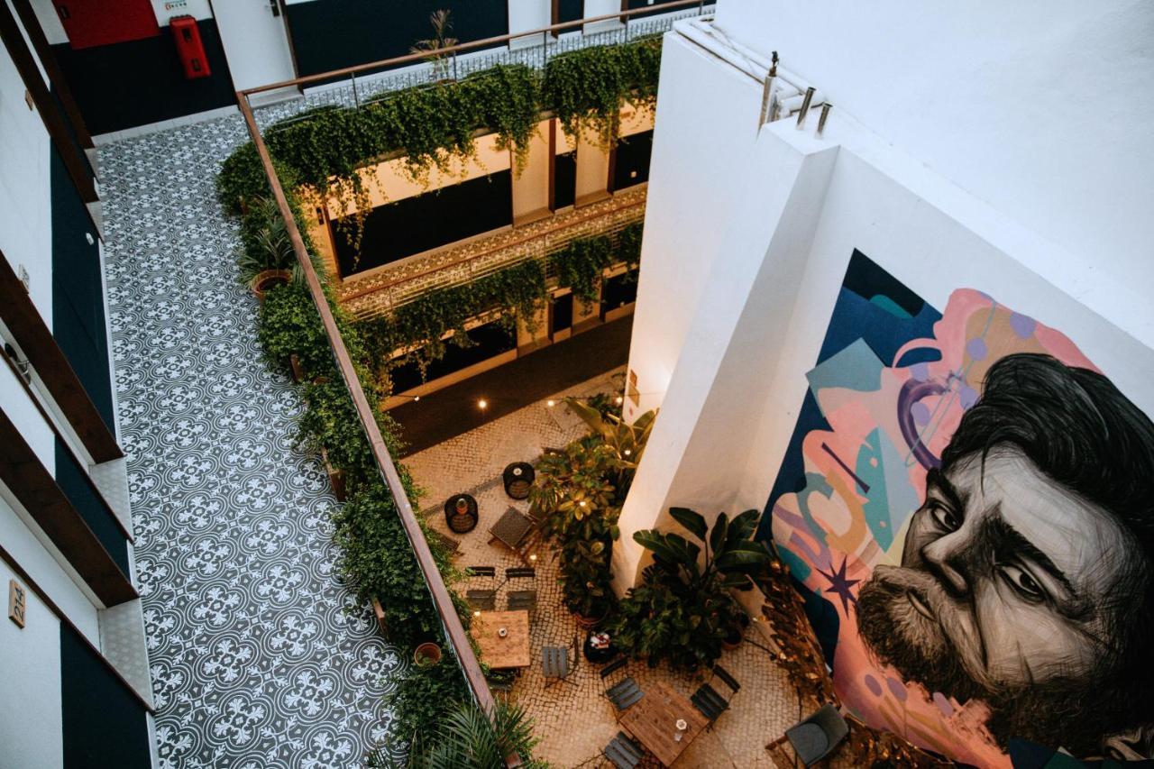 Selina Secret Garden Lisbon Hostel Exterior photo